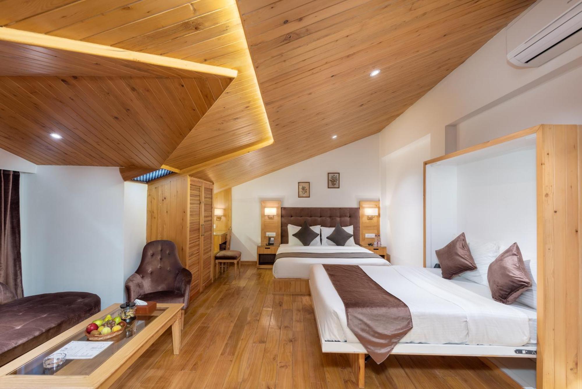 Hotel Grand Boulevard Durgjan エクステリア 写真