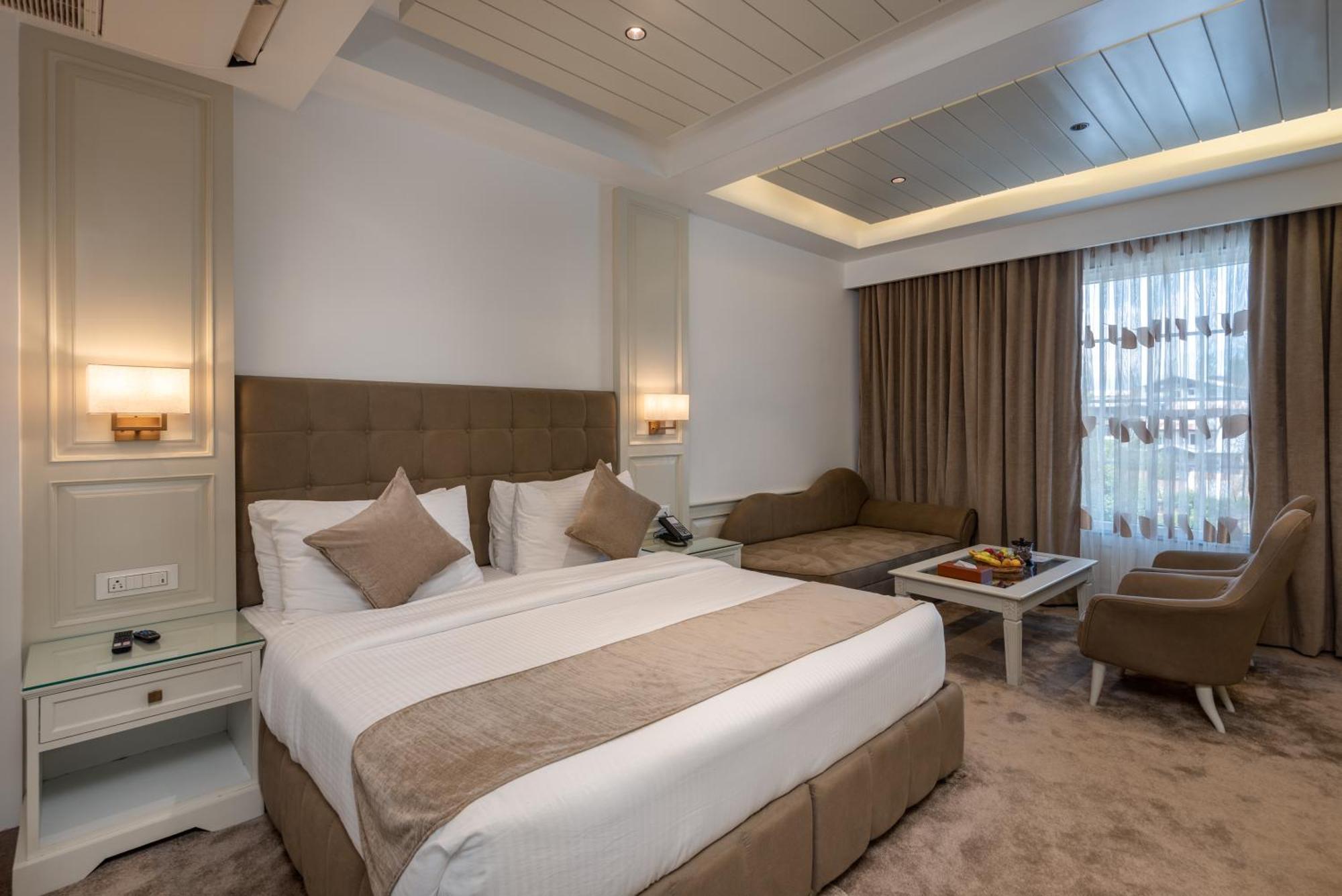 Hotel Grand Boulevard Durgjan エクステリア 写真