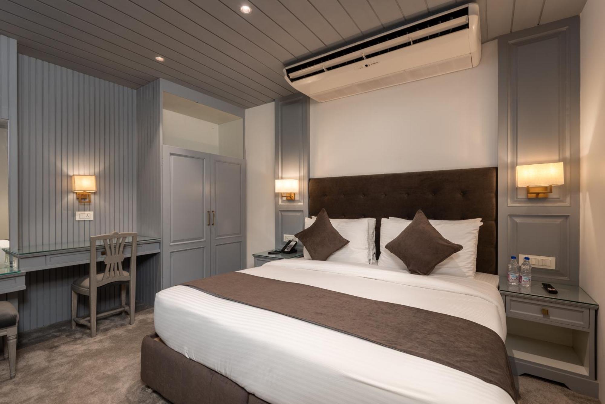 Hotel Grand Boulevard Durgjan 部屋 写真