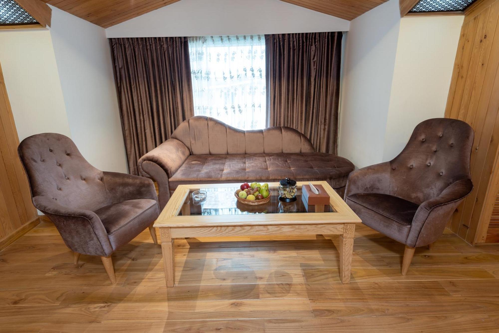 Hotel Grand Boulevard Durgjan 部屋 写真
