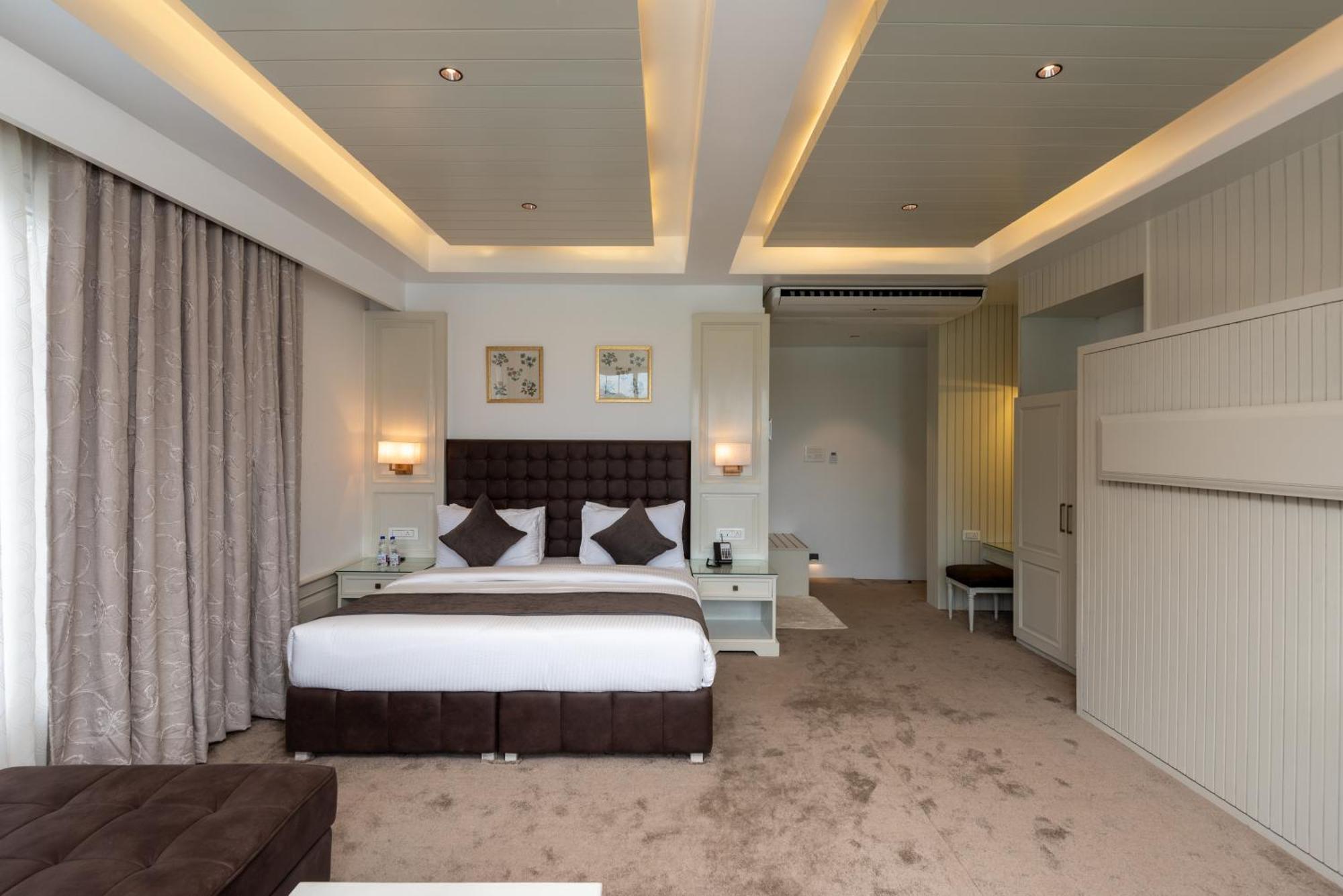 Hotel Grand Boulevard Durgjan 部屋 写真