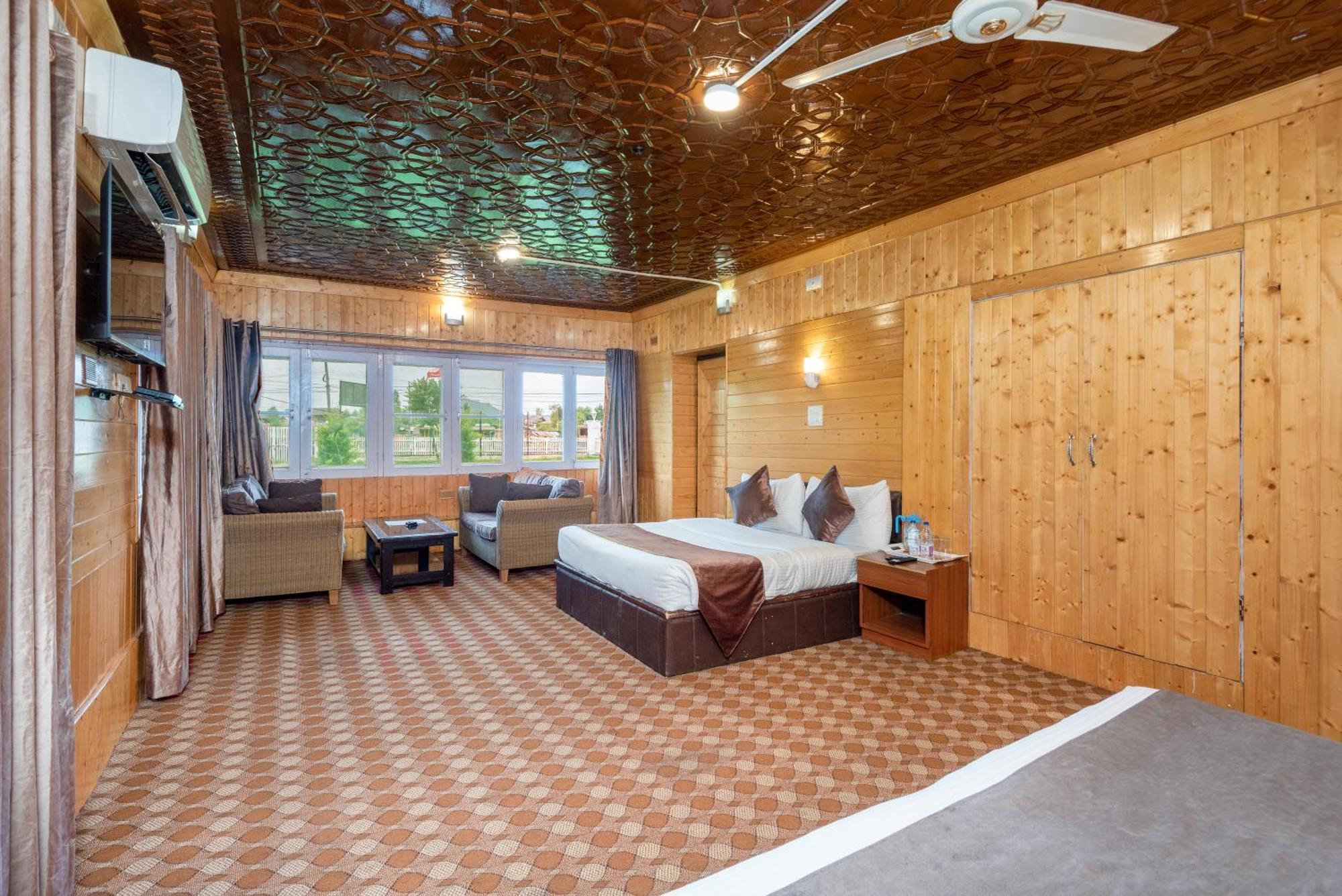Hotel Grand Boulevard Durgjan 部屋 写真